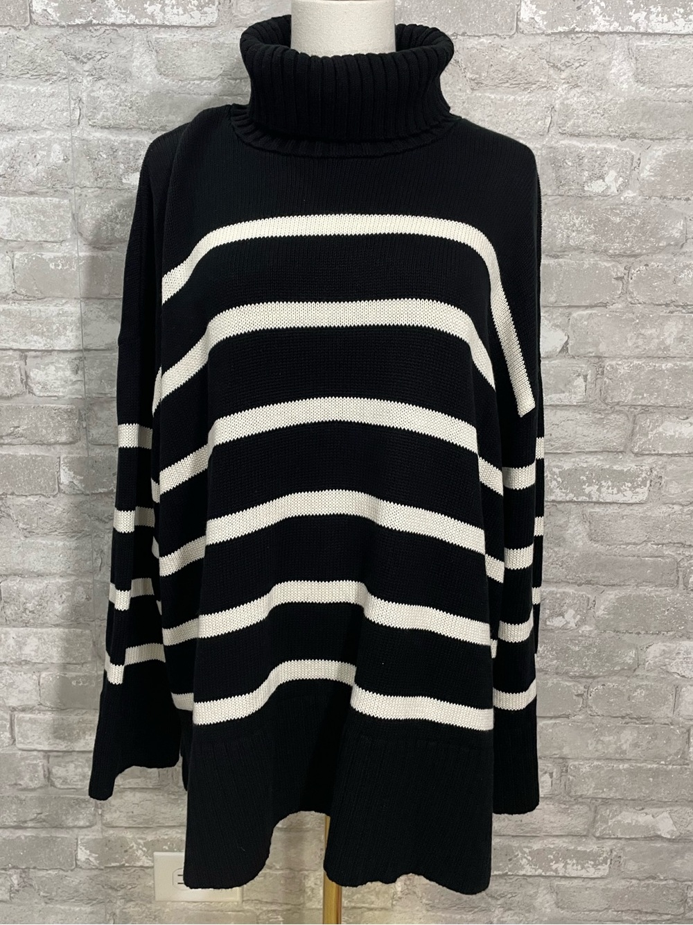 Old Navy Black Knit Striped Turtleneck Sweater
